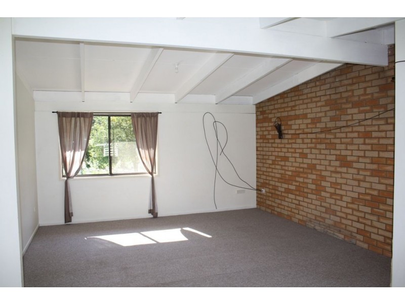 272 Clifton Drive, North Maclean QLD 4280