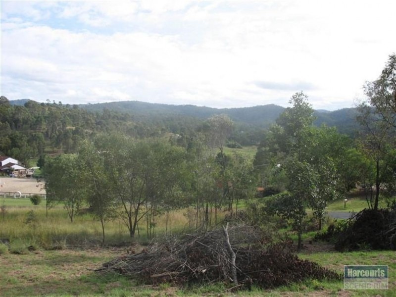 6 Walker Drive, Kooralbyn QLD 4285