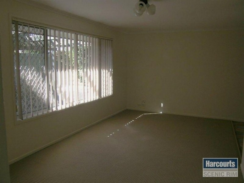143 Waratah Drive, Crestmead QLD 4132