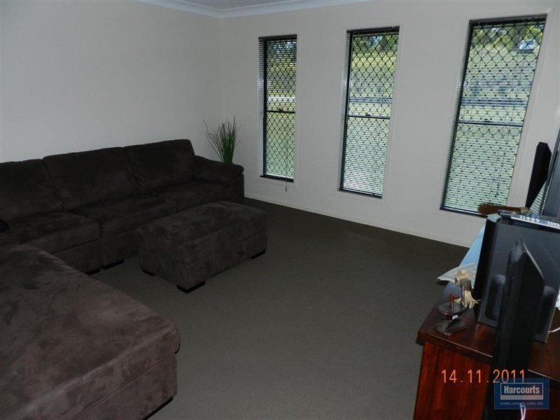 90 Carrigan Way, Gleneagle QLD 4285