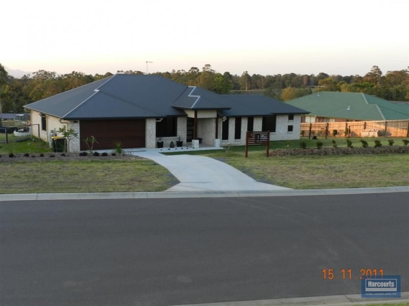 90 Carrigan Way, Gleneagle QLD 4285