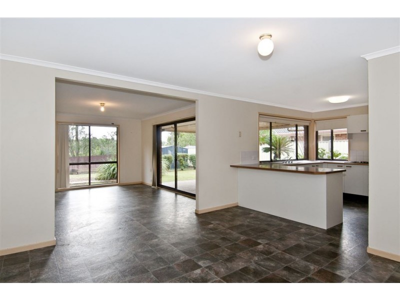 21 Cianthus street, Regents Park QLD 4118