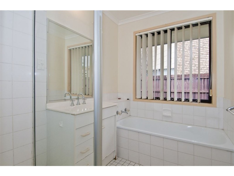 21 Cianthus street, Regents Park QLD 4118