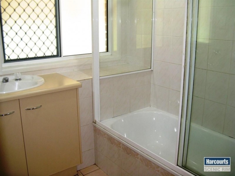 48 Selkirk Road, South Maclean QLD 4280