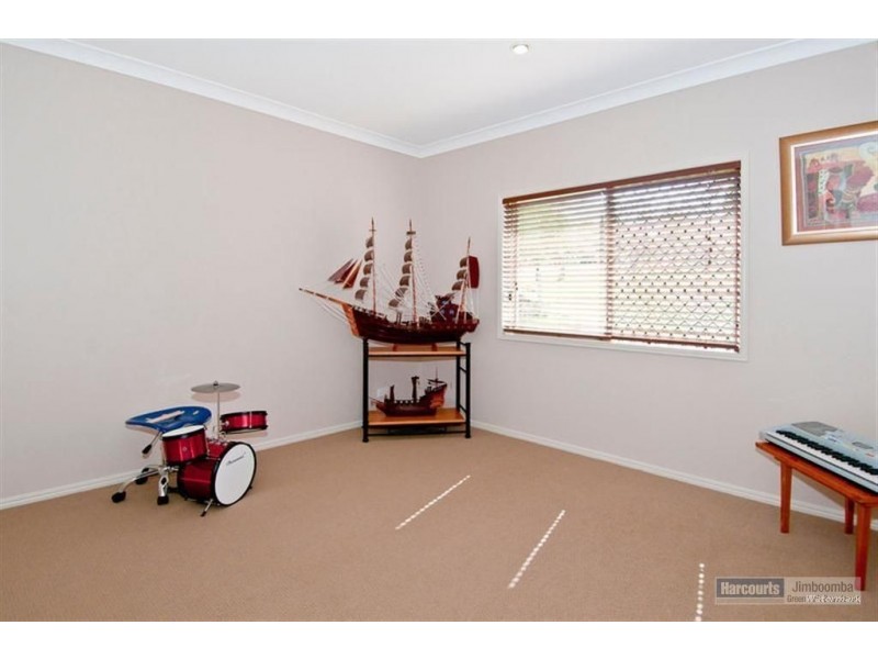 5 Friendship Ct, Mundoolun QLD 4285