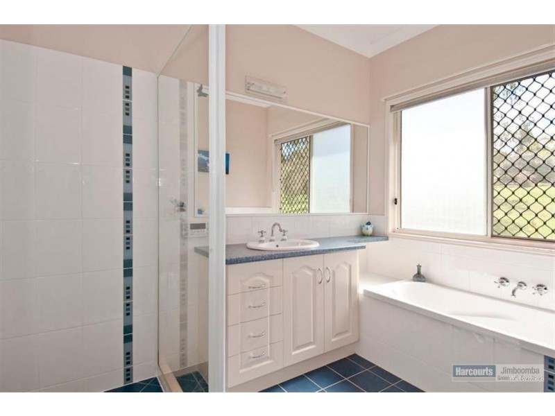 5 Friendship Ct, Mundoolun QLD 4285