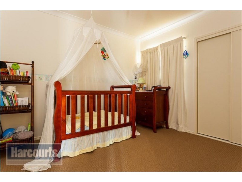 22 Prince Of Wales Crt, Mundoolun QLD 4285