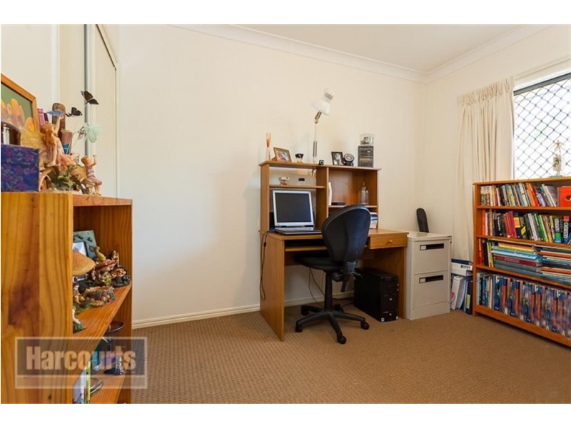 22 Prince Of Wales Crt, Mundoolun QLD 4285