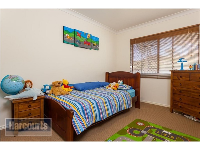 22 Prince Of Wales Crt, Mundoolun QLD 4285