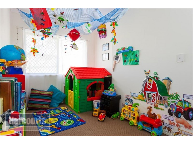 22 Prince Of Wales Crt, Mundoolun QLD 4285