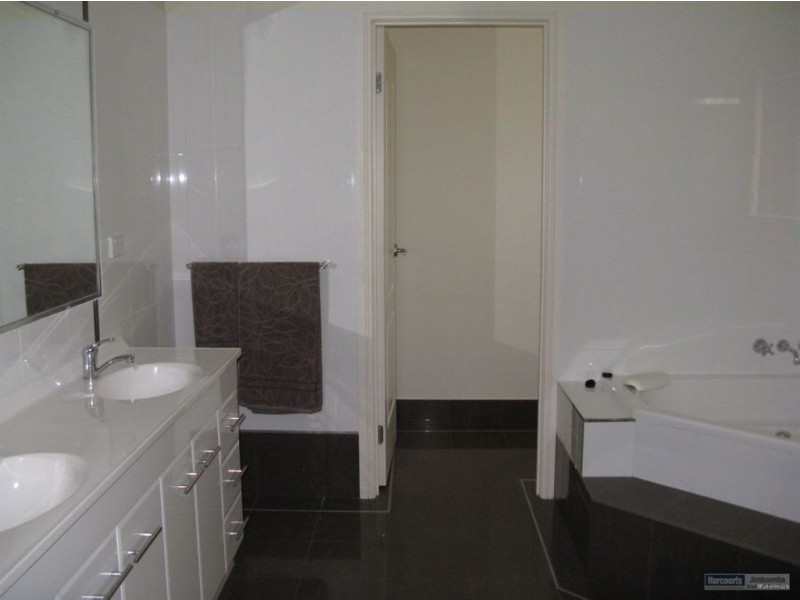 140-142 Andrew Road, Greenbank QLD 4124