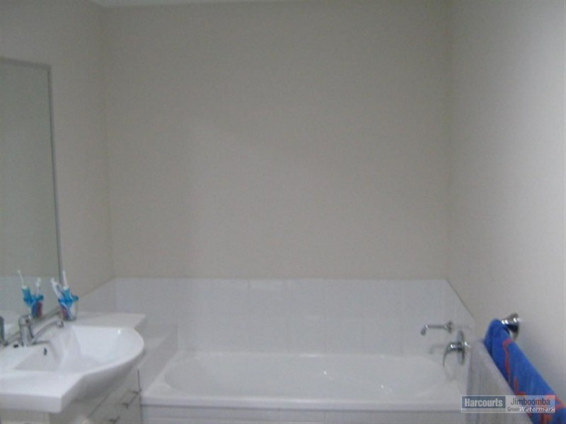 2/11 Monza Street, Beaudesert QLD 4285