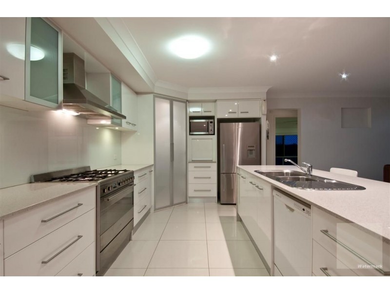 17-19 Goldfinch Ct, Greenbank QLD 4124