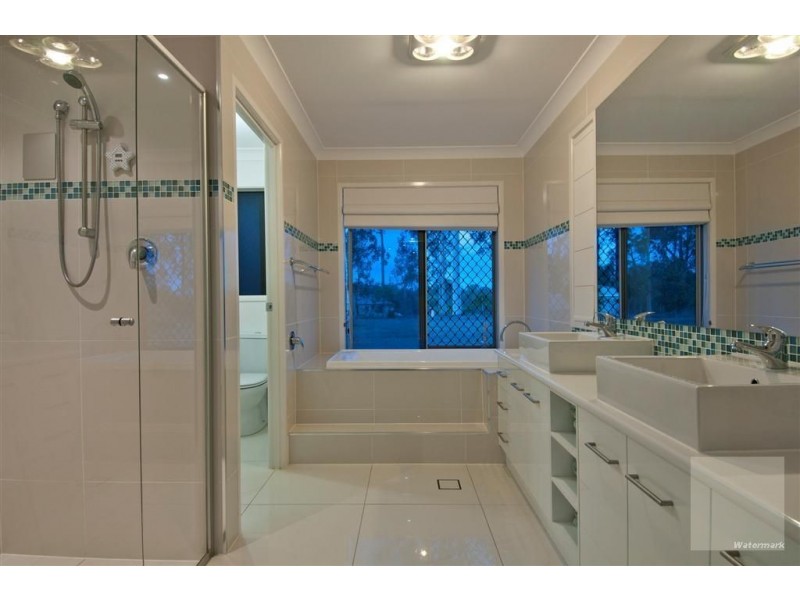 17-19 Goldfinch Ct, Greenbank QLD 4124
