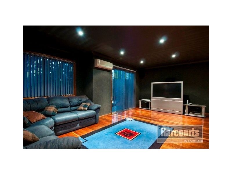 6 Scarborough Court, Mundoolun QLD 4285