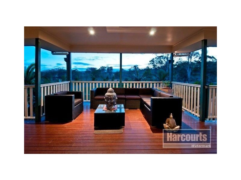 6 Scarborough Court, Mundoolun QLD 4285