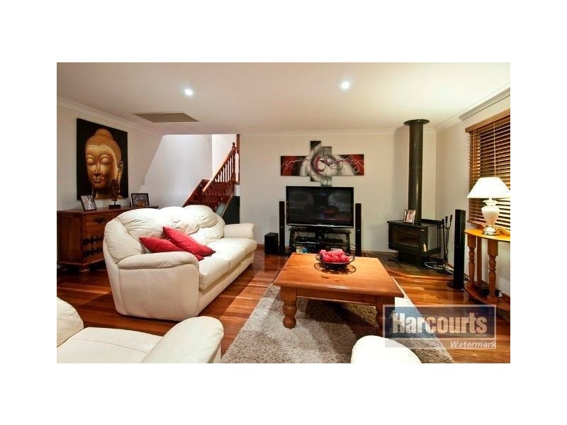 6 Scarborough Court, Mundoolun QLD 4285