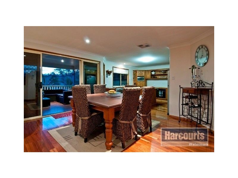 6 Scarborough Court, Mundoolun QLD 4285