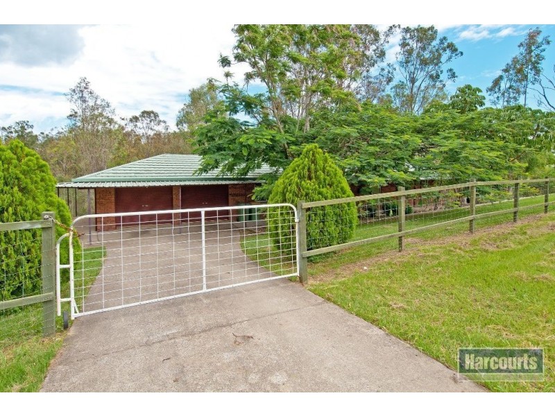123 Canterbury Drive, Mundoolun QLD 4285