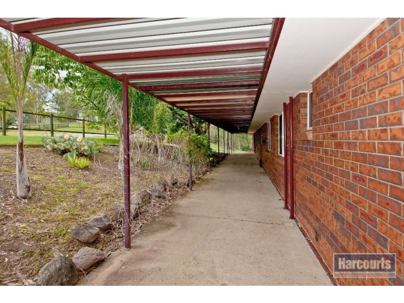 123 Canterbury Drive, Mundoolun QLD 4285