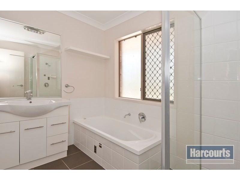 129 John Collins Drive, Mundoolun QLD 4285