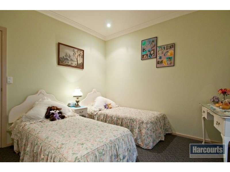 27 Portsmouth Court, Mundoolun QLD 4285