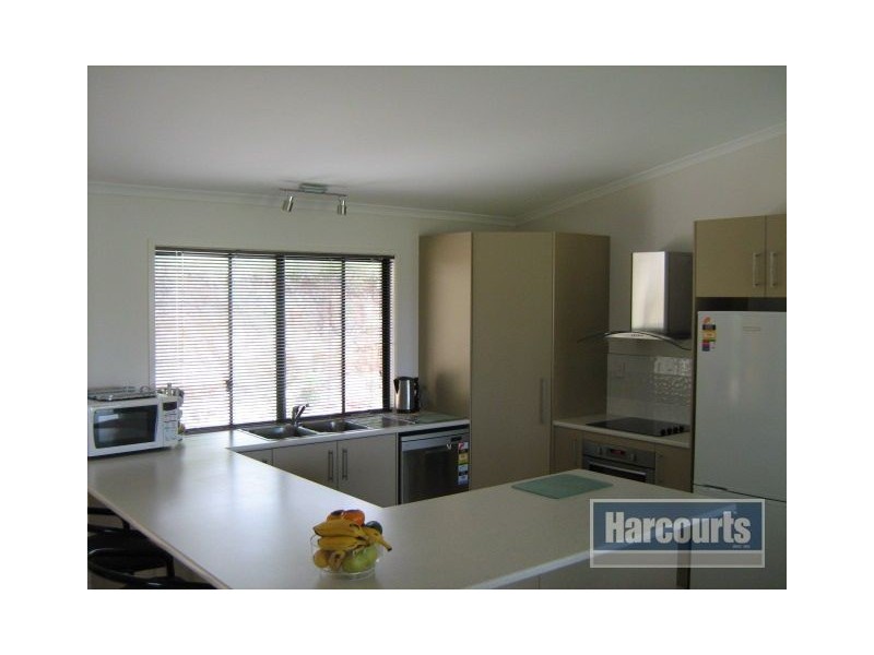 24 Muirhead Close, Kooralbyn QLD 4285