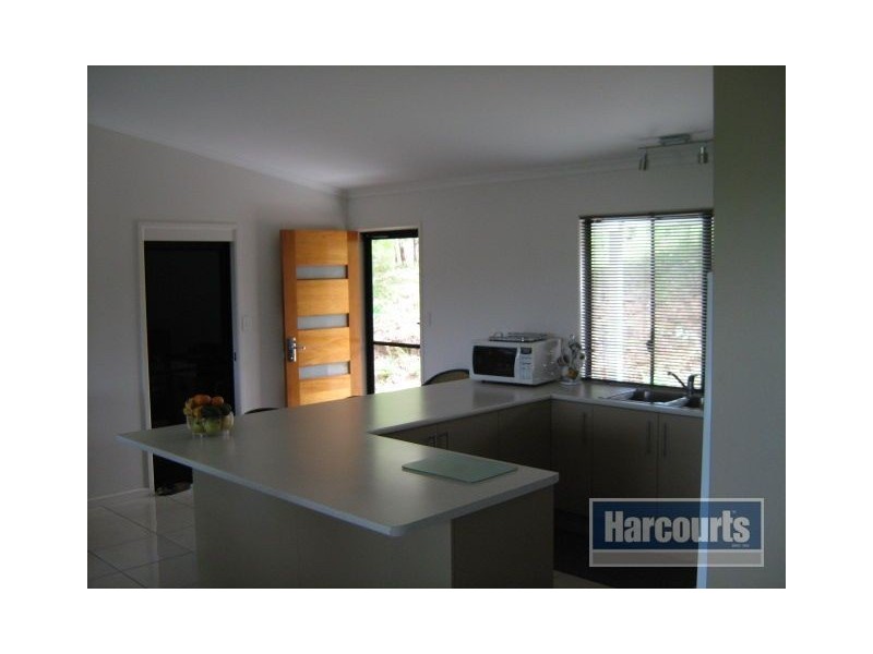 24 Muirhead Close, Kooralbyn QLD 4285