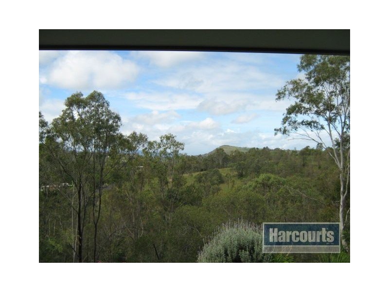 24 Muirhead Close, Kooralbyn QLD 4285