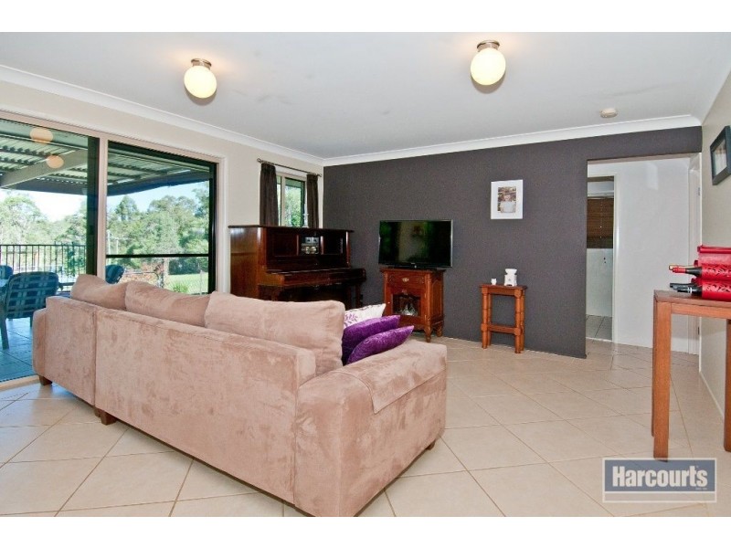 6 Dorset Close, Greenbank QLD 4124