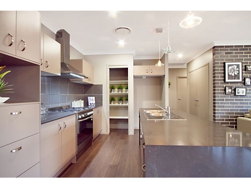 108 Anne Collins Crescent, Mundoolun QLD 4285