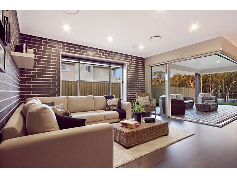 108 Anne Collins Crescent, Mundoolun QLD 4285