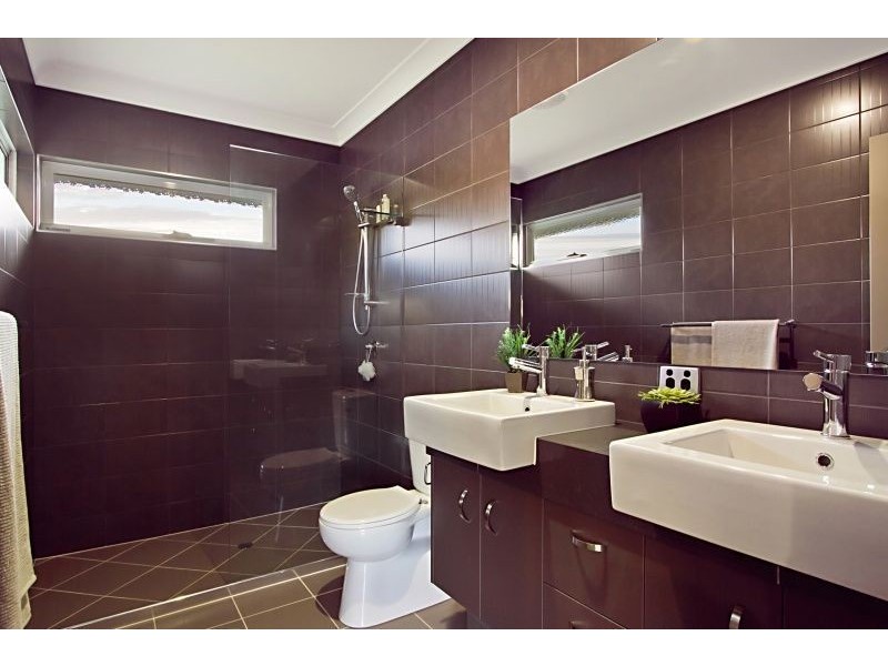 108 Anne Collins Crescent, Mundoolun QLD 4285