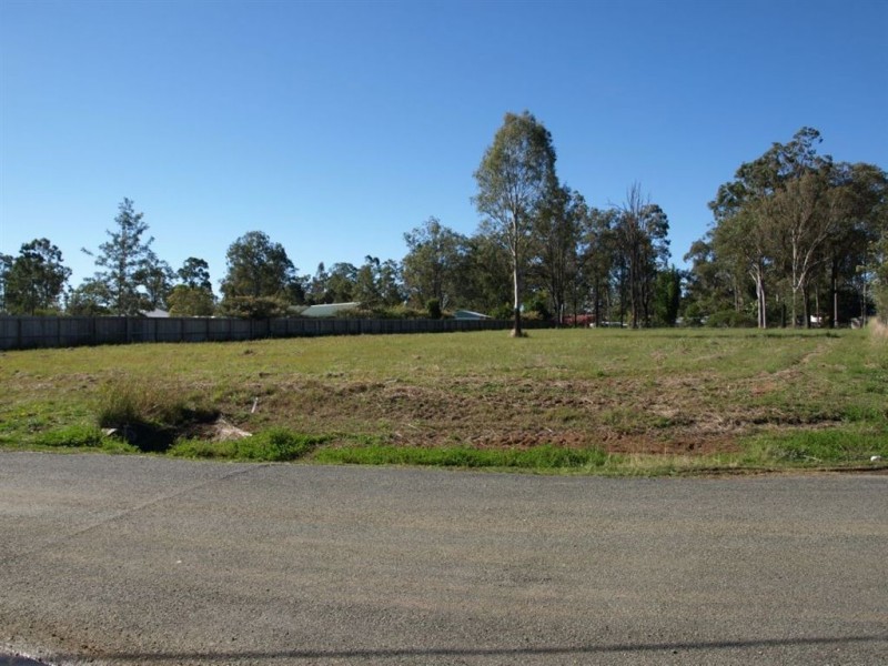 4 Pearson Court, Cedar Grove QLD 4285