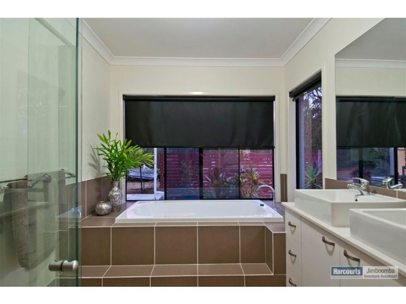 35 Avocet Court, Greenbank QLD 4124