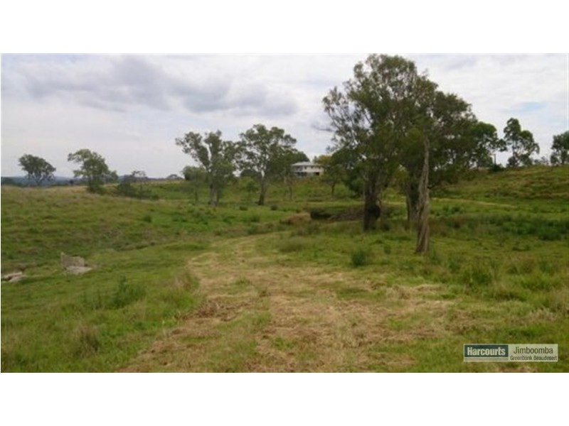 195 Hall Road, Woodhill QLD 4285