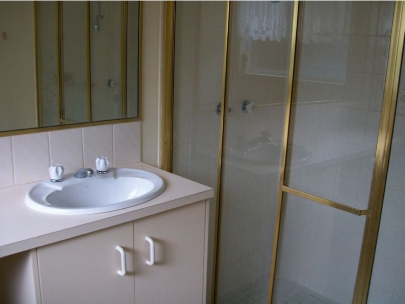 2 Sheen Rd, Woodhill QLD 4285