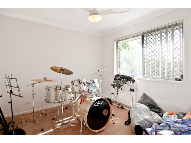 6 Sunrise Crescent, Regents Park QLD 4118