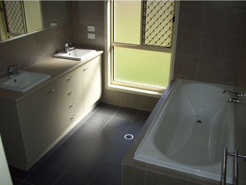 28 Dianella Court, New Beith QLD 4124