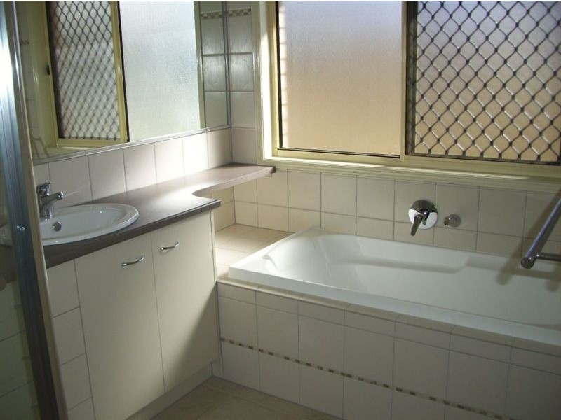 28 Dianella Court, New Beith QLD 4124