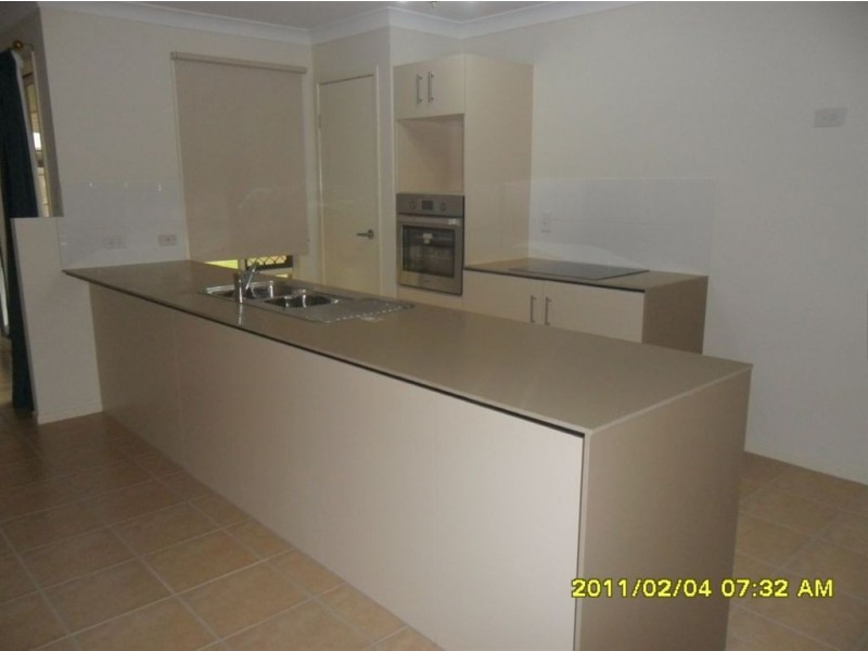 39 Golden Penda Dr, Jimboomba QLD 4280