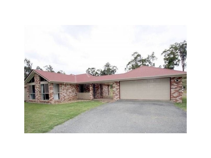 2 Thompson Road, Greenbank QLD 4124