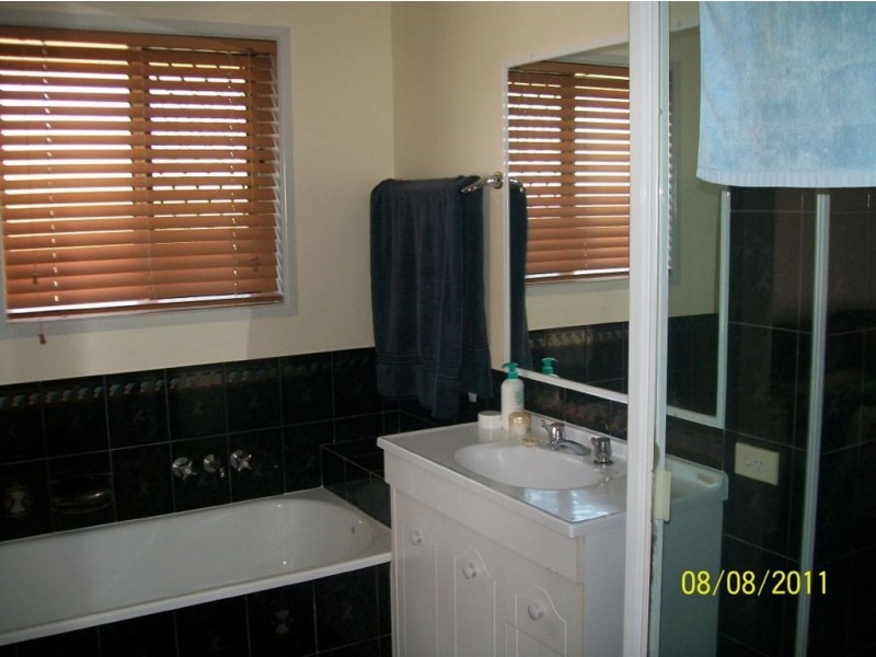 26-28 Russell Court, Cedar Grove QLD 4285