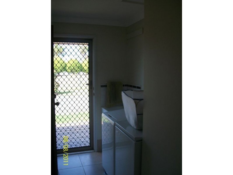 26-28 Russell Court, Cedar Grove QLD 4285