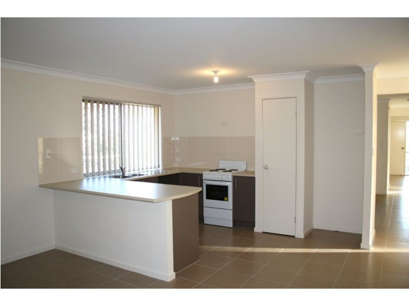 18 Parkhurst Place, Gleneagle QLD 4285