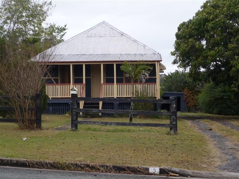 5 Hart Street, Beaudesert QLD 4285