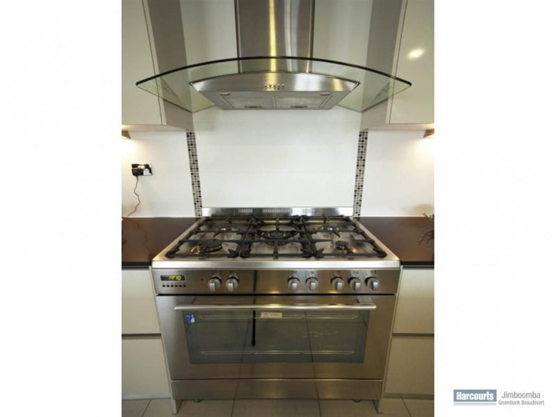 5 Wildwood Cresent, Jimboomba QLD 4280