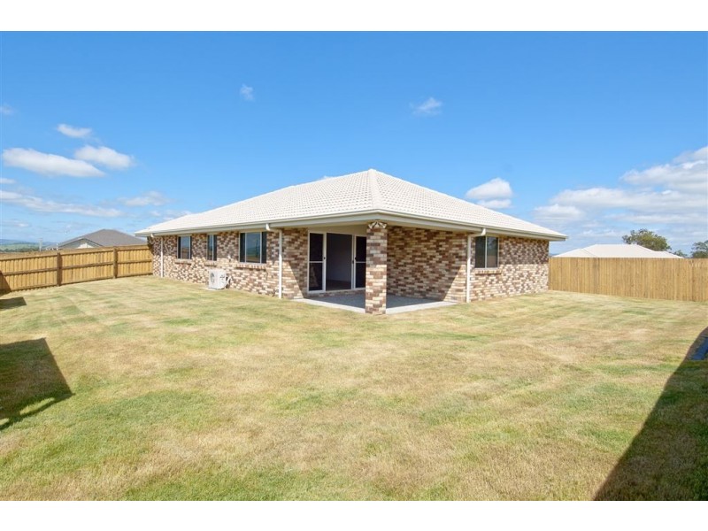 2 Lachlan Street, Gleneagle QLD 4285