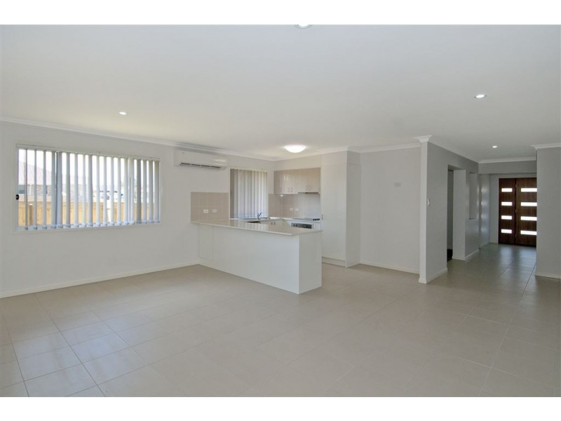 2 Lachlan Street, Gleneagle QLD 4285