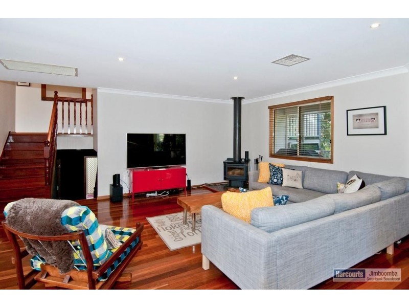 6 Scarborough Court, Mundoolun QLD 4285